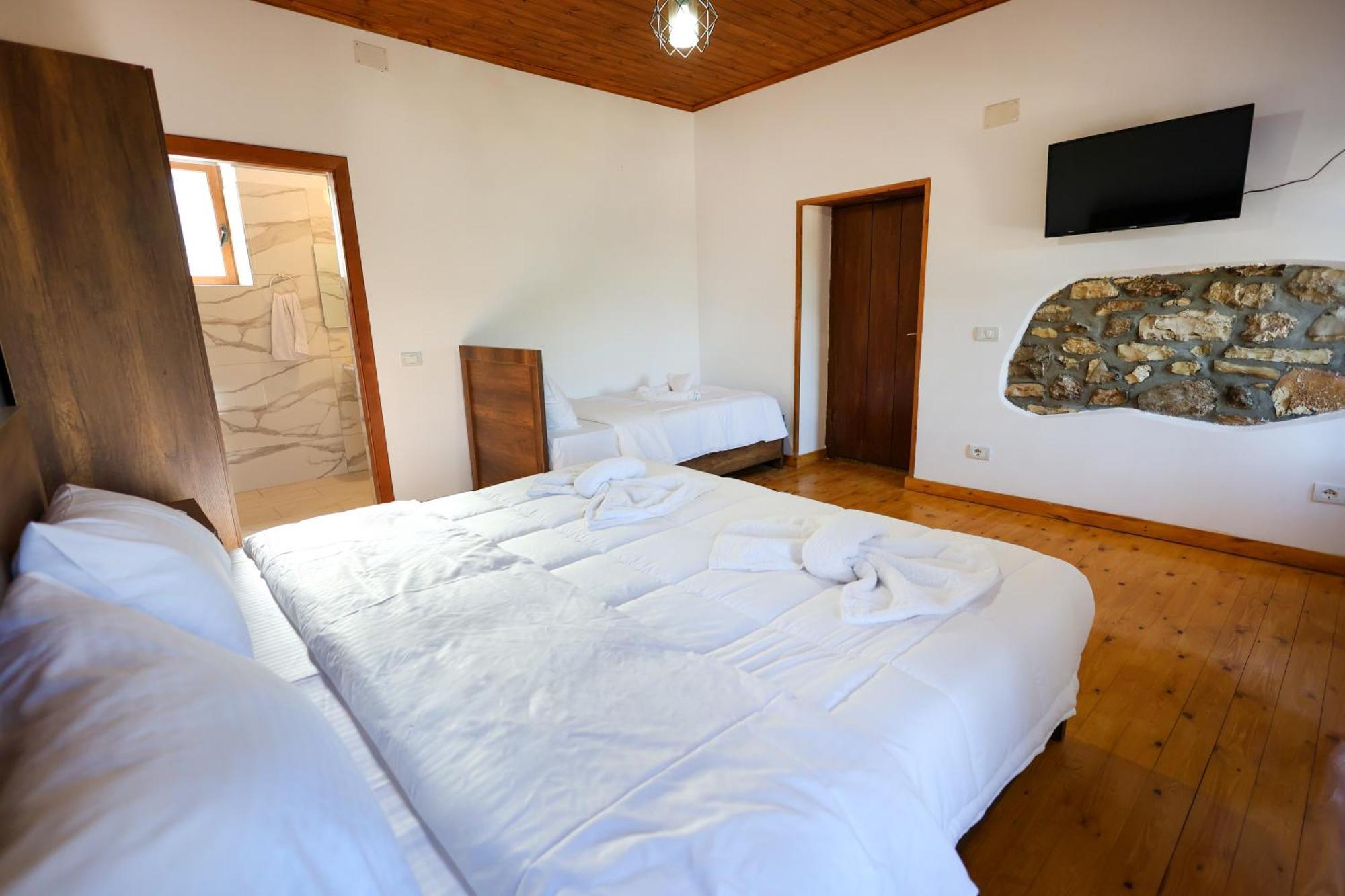Villa Shpiragu Village Experience Berat Exterior photo