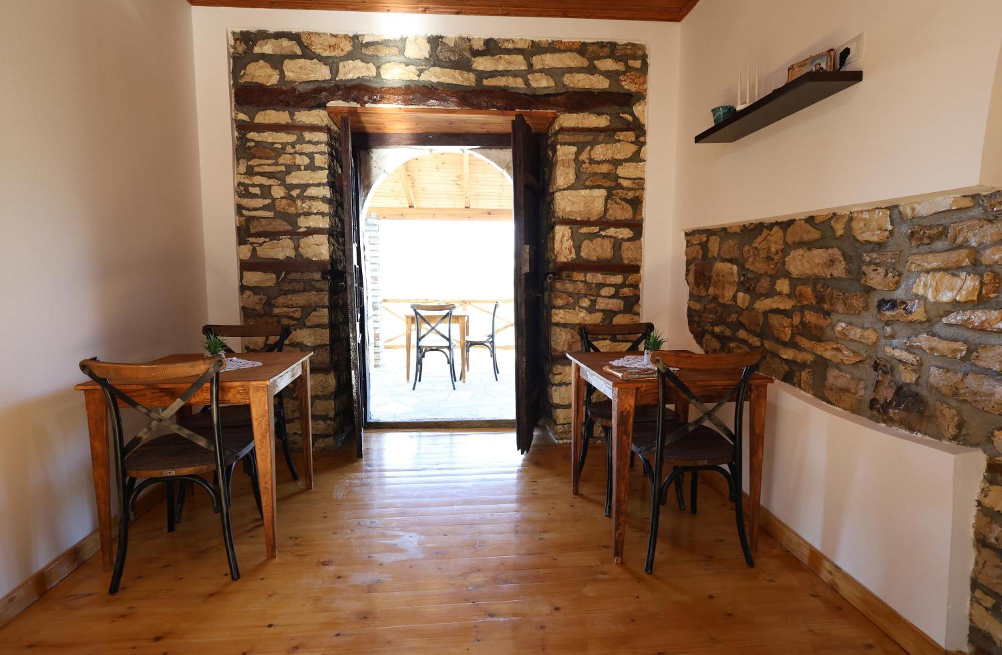 Villa Shpiragu Village Experience Berat Exterior photo