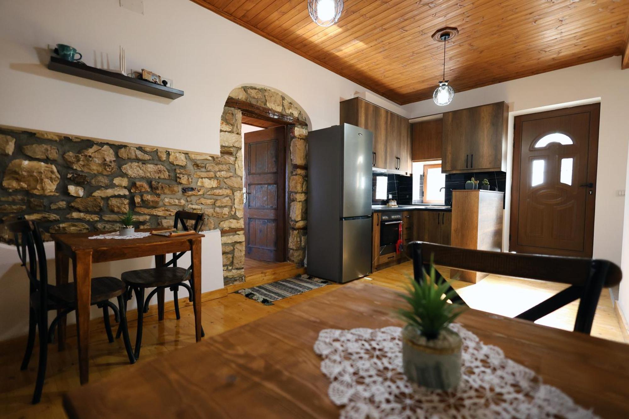 Villa Shpiragu Village Experience Berat Exterior photo
