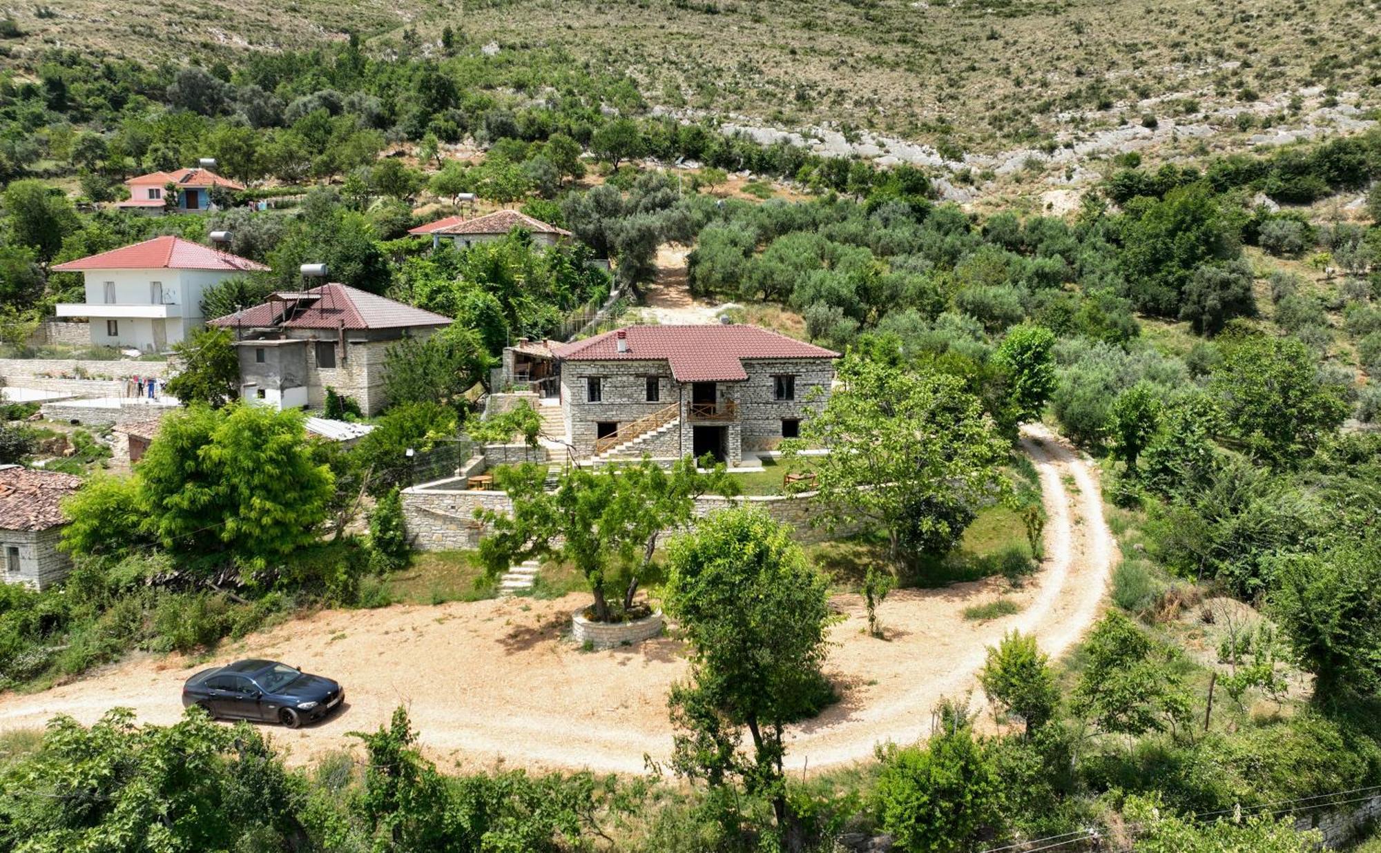 Villa Shpiragu Village Experience Berat Exterior photo